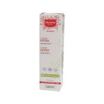 Mustela Maternité Creme Estrias Ação 3em1 150ml, e essencial para evitar o aparecimento de estrias durante a gravidez, o creme para estrias Mustela Maternity hidrata, fortalece a elasticidade da pele e acalma a sensação de aperto.